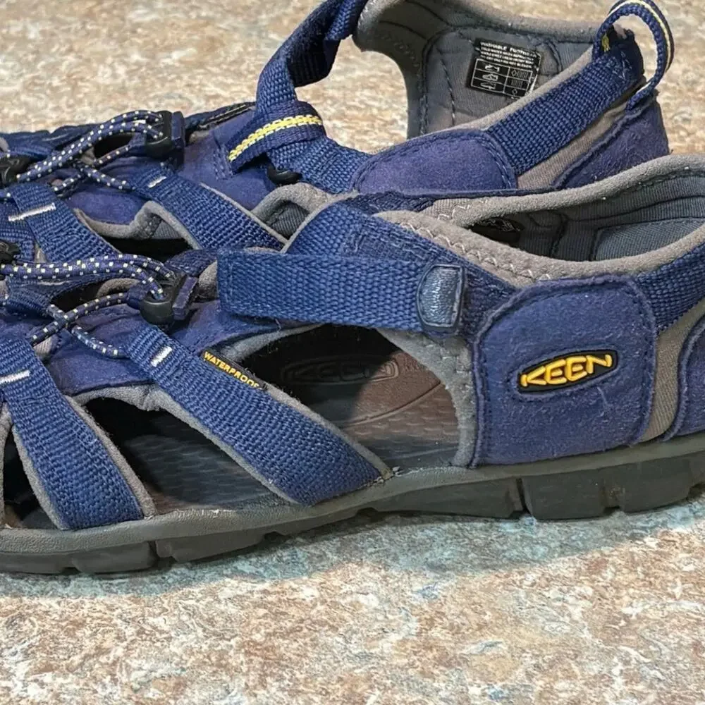 KEEN Boys Children's Newport H2 Outdoor Water Hiking Outdoors Sandals Size